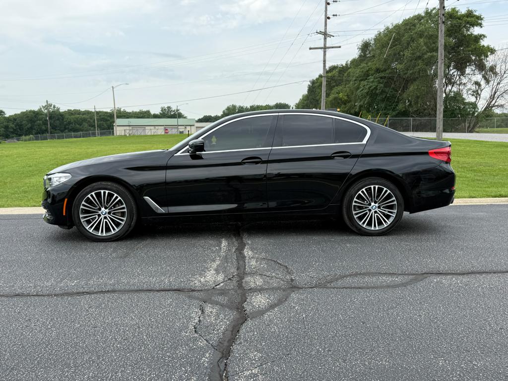 2020 BMW 530 — photo 10