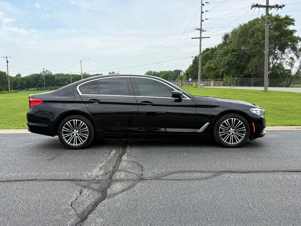 2020 BMW 530 — photo 19