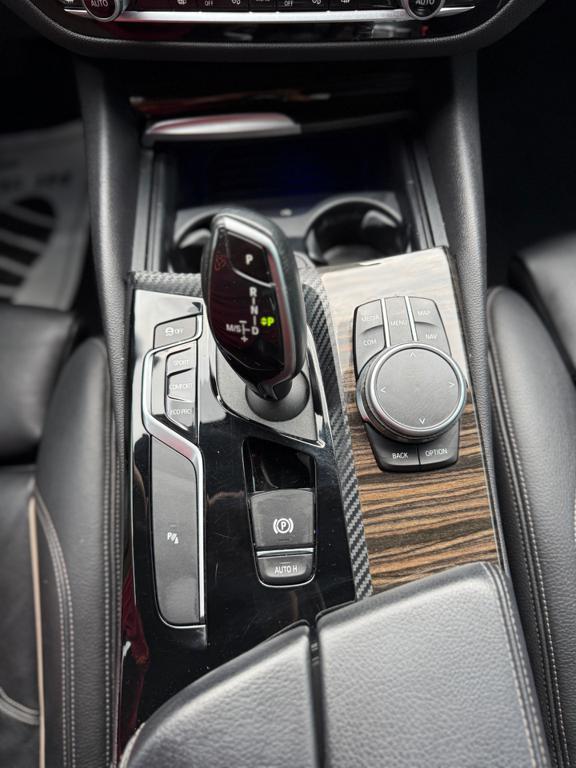 2020 BMW 530 — photo 21