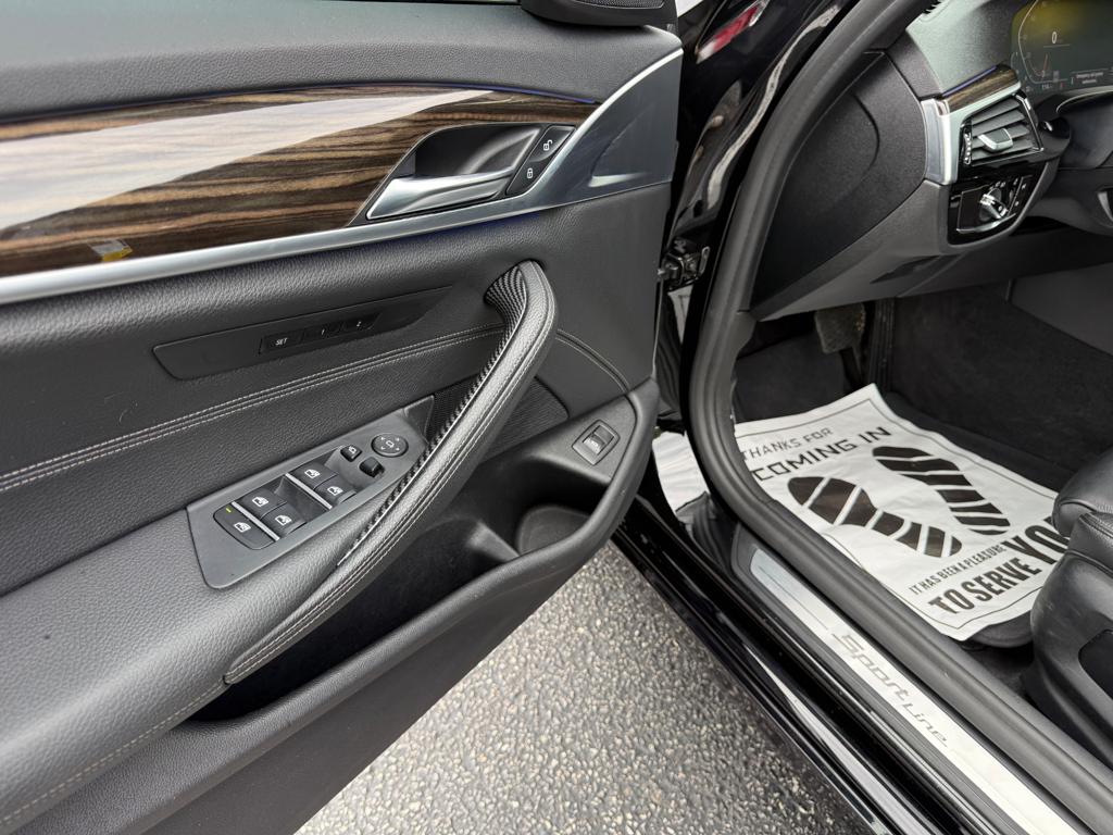 2020 BMW 530 — photo 31