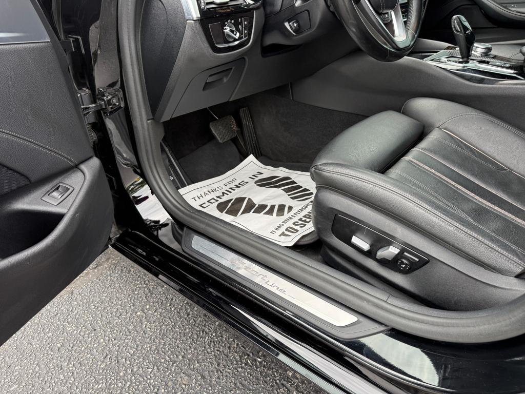 2020 BMW 530 — photo 32
