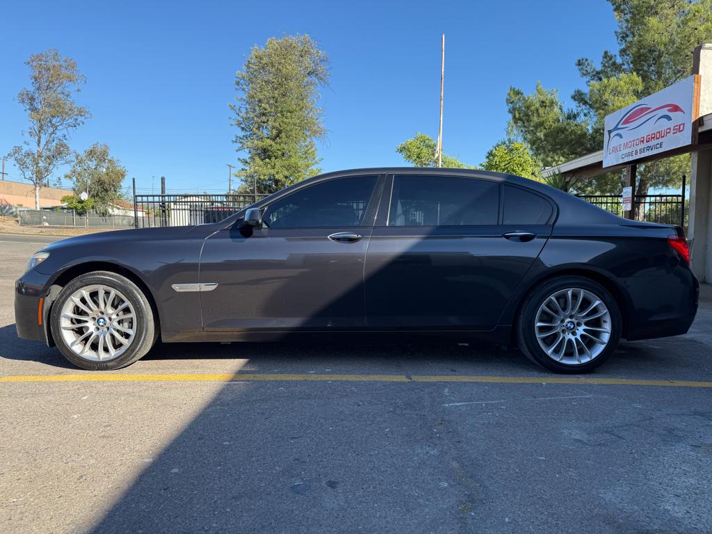 2012 BMW 750 — photo 6