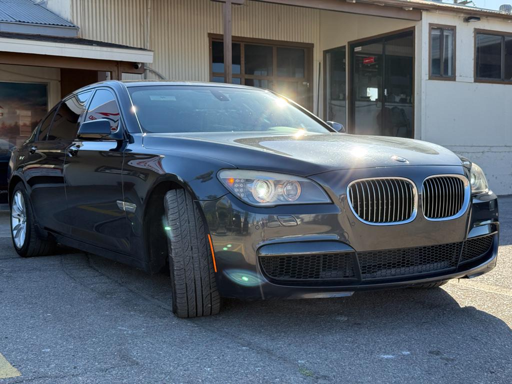 2012 BMW 750 — photo 13