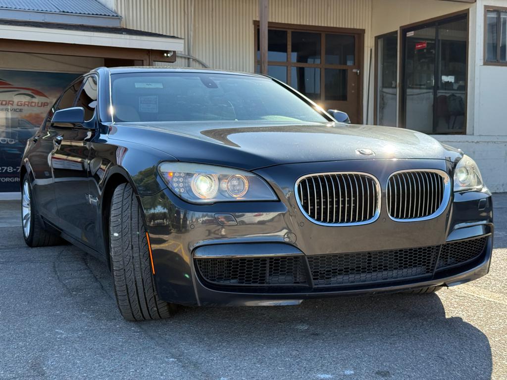 2012 BMW 750 — photo 14