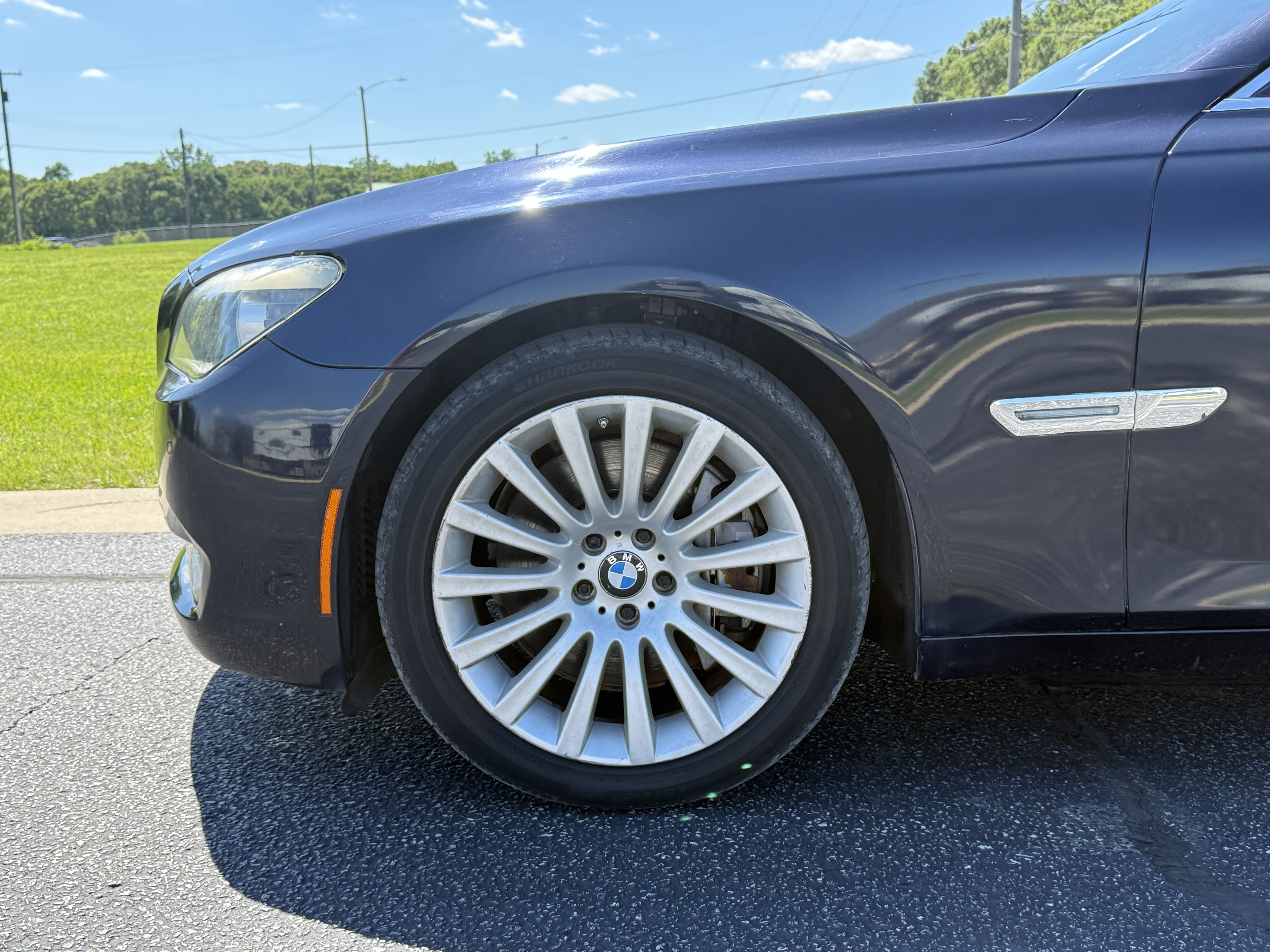 2012 BMW 750 — photo 6