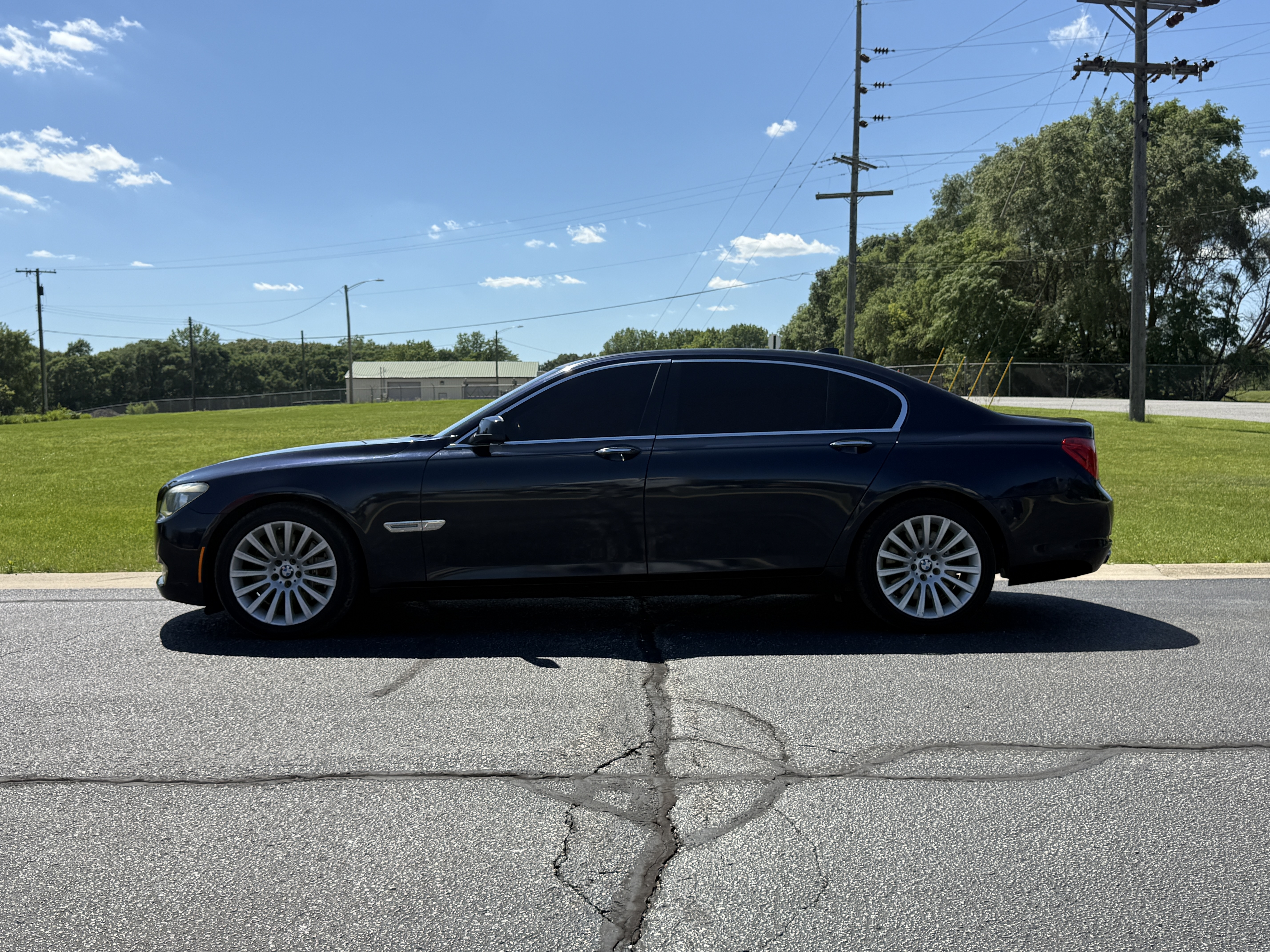 2012 BMW 750 — photo 13