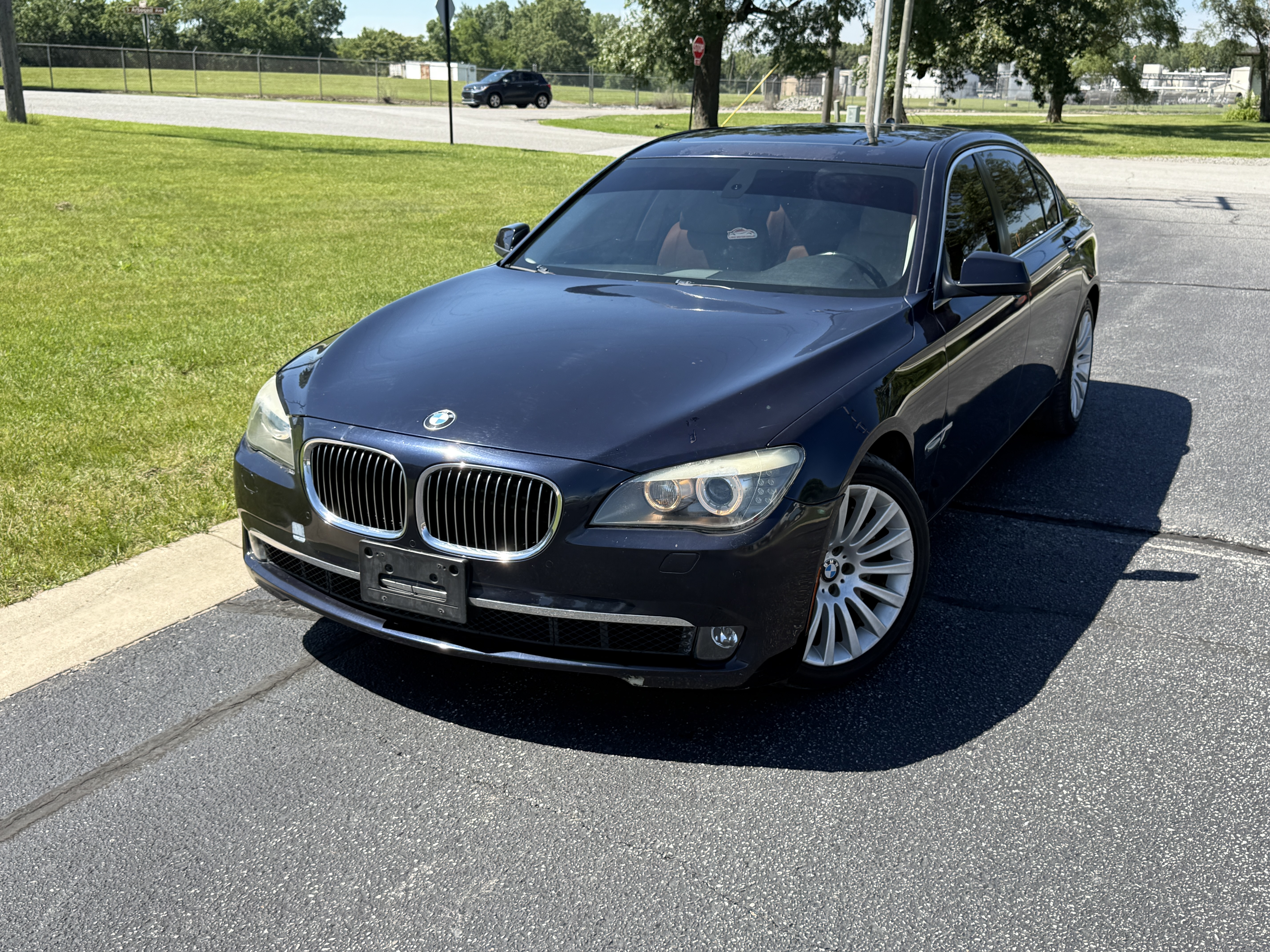 2012 BMW 750 — photo 14