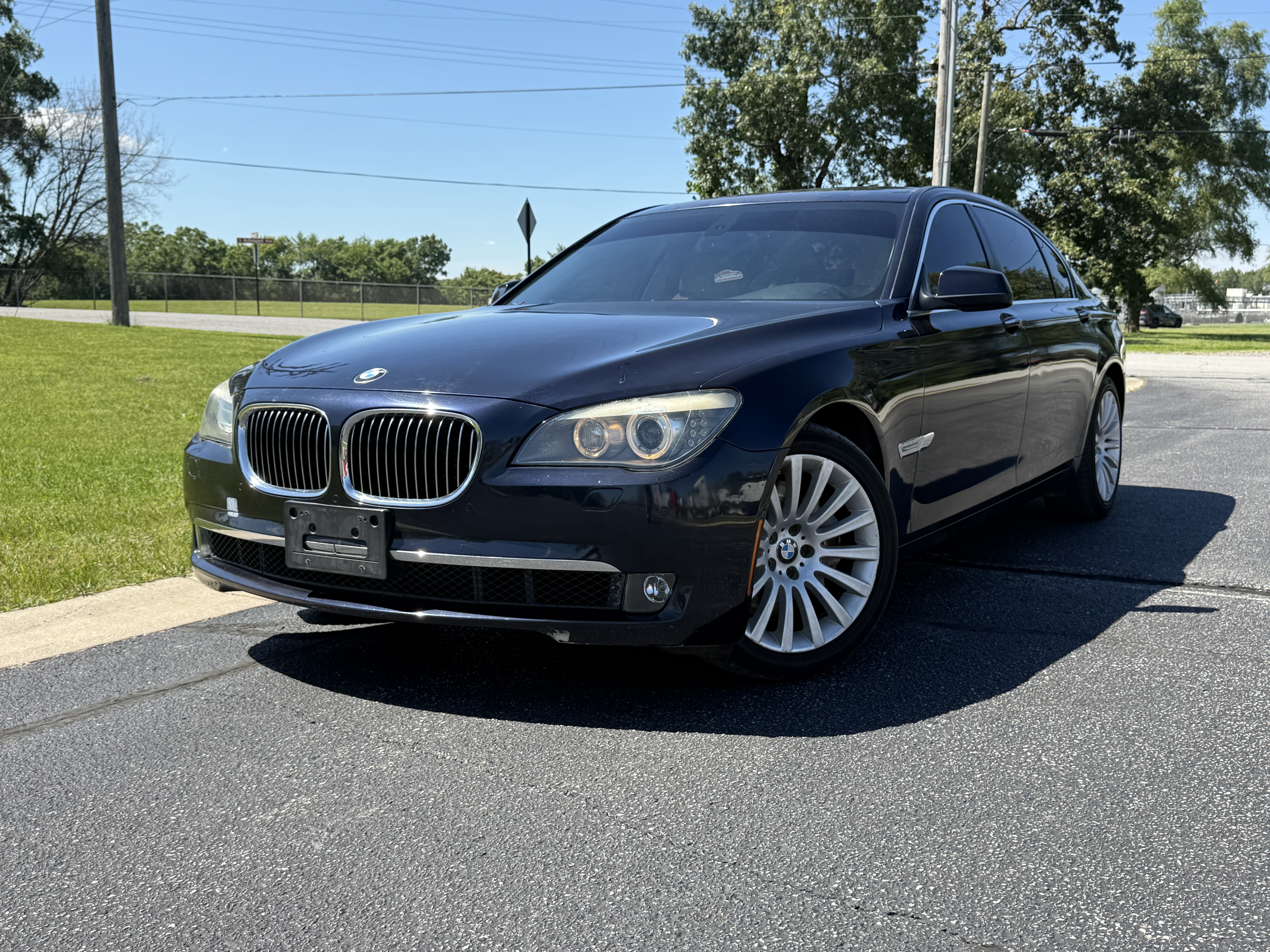 2012 BMW 750 — photo 16