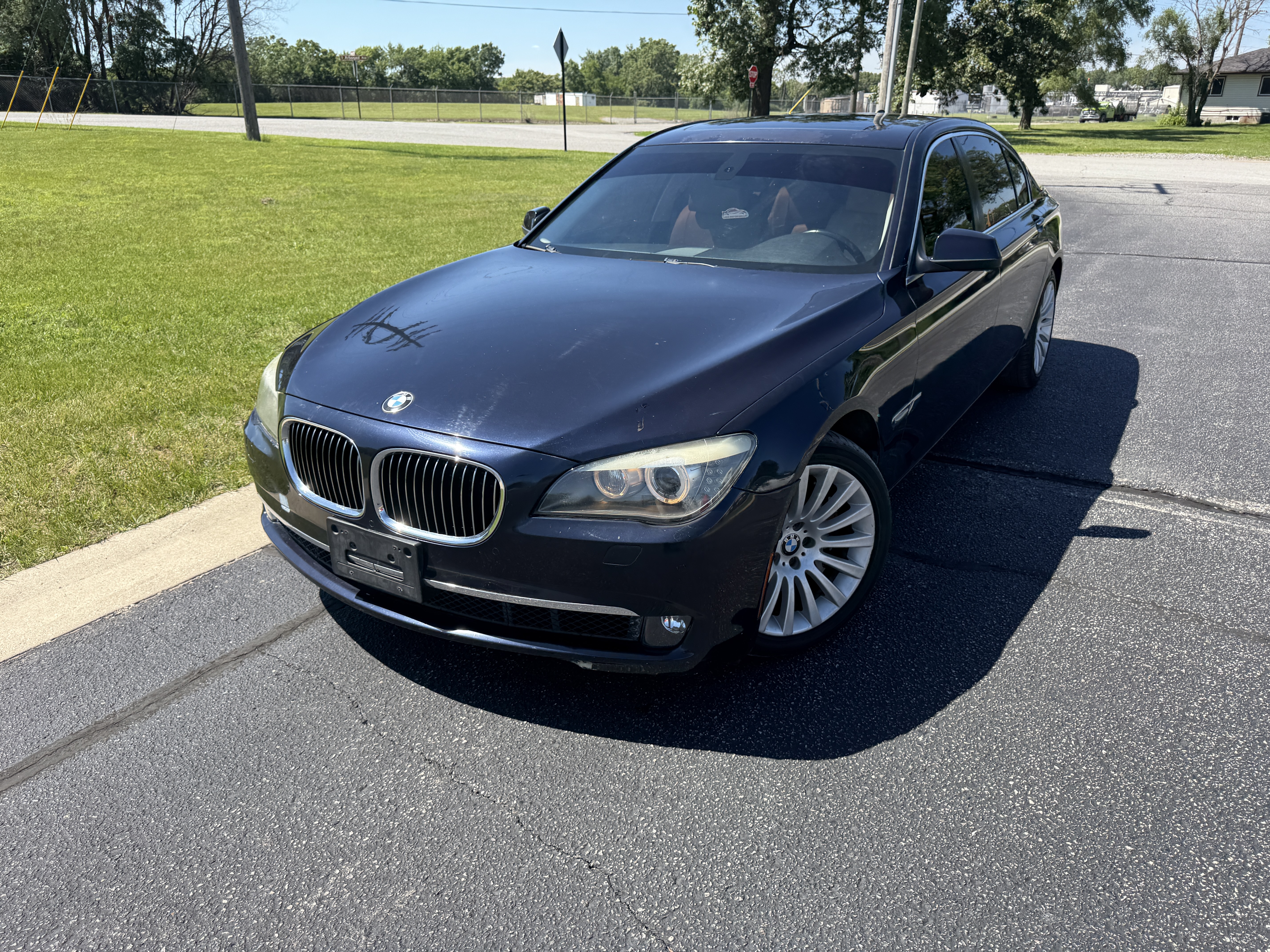 2012 BMW 750 — photo 17