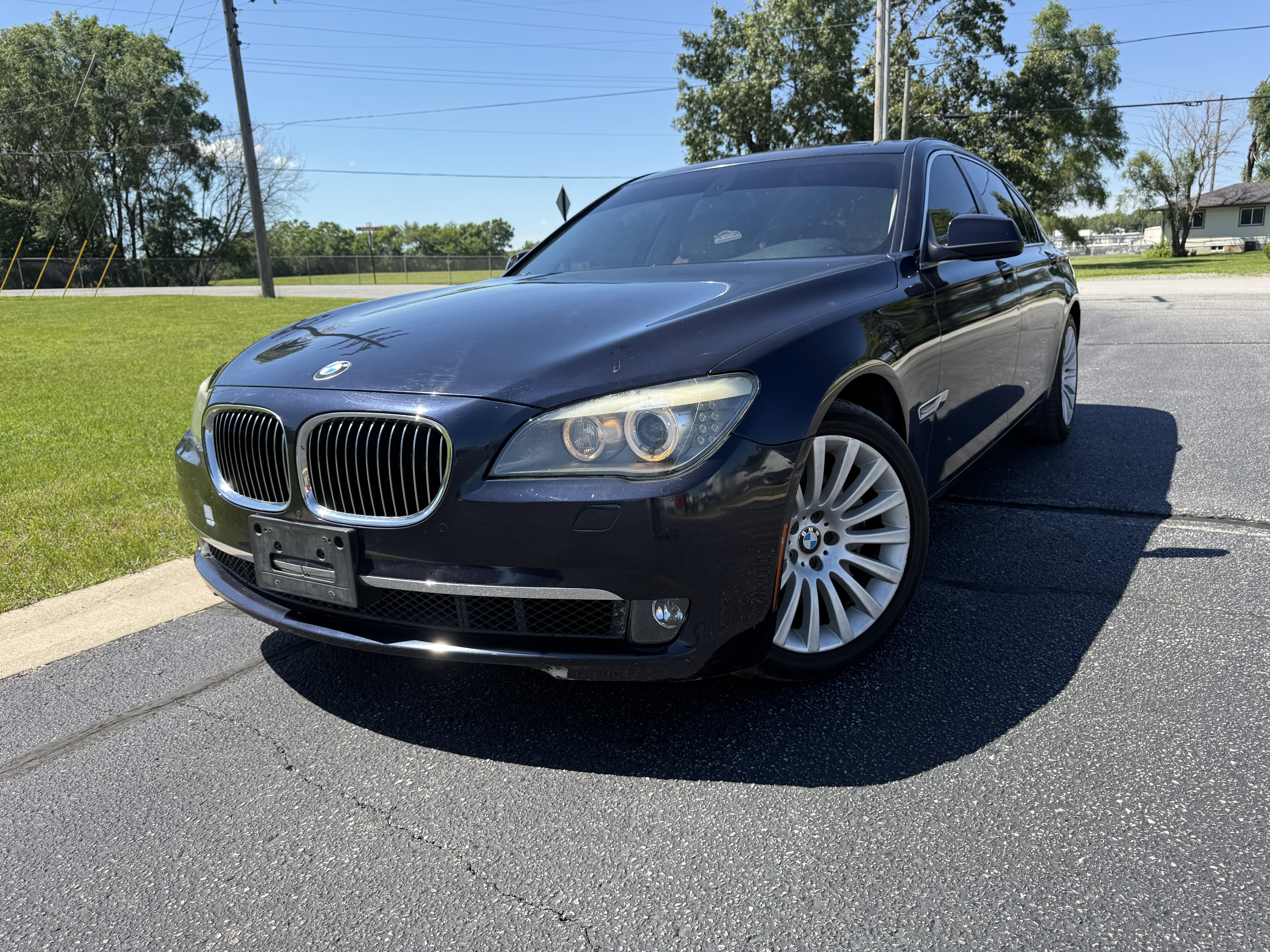 2012 BMW 750 — photo 18