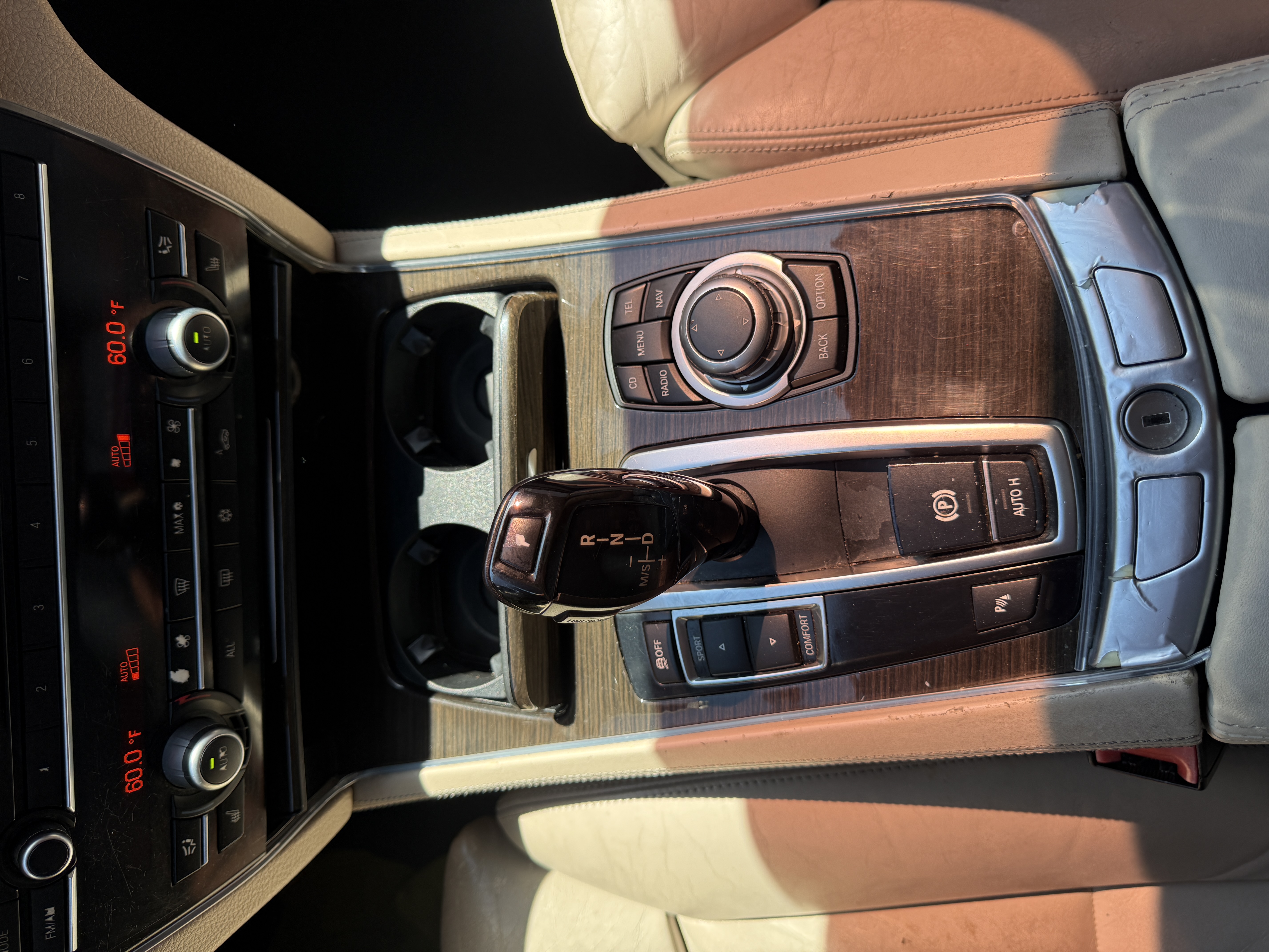 2012 BMW 750 — photo 20