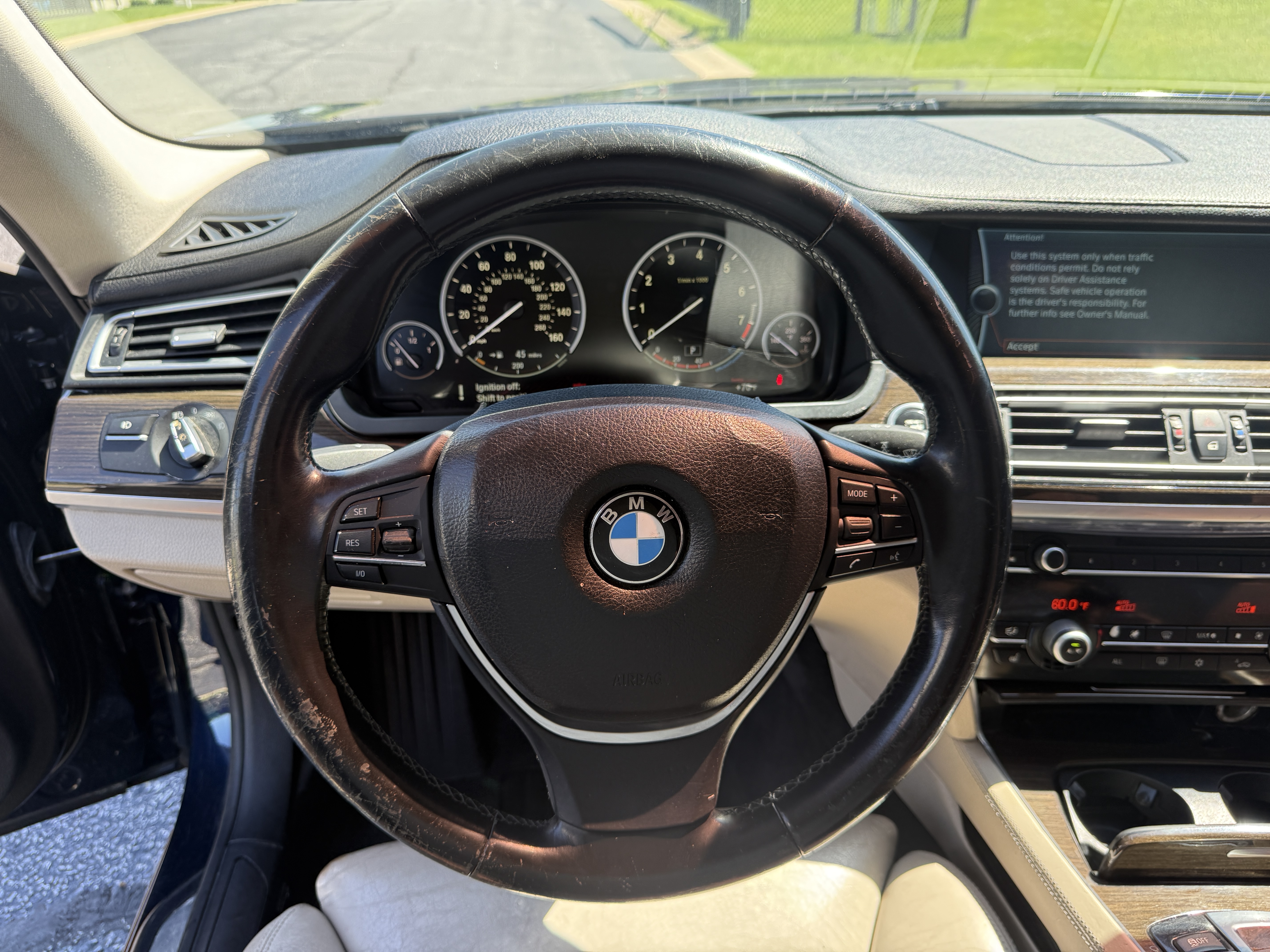 2012 BMW 750 — photo 23