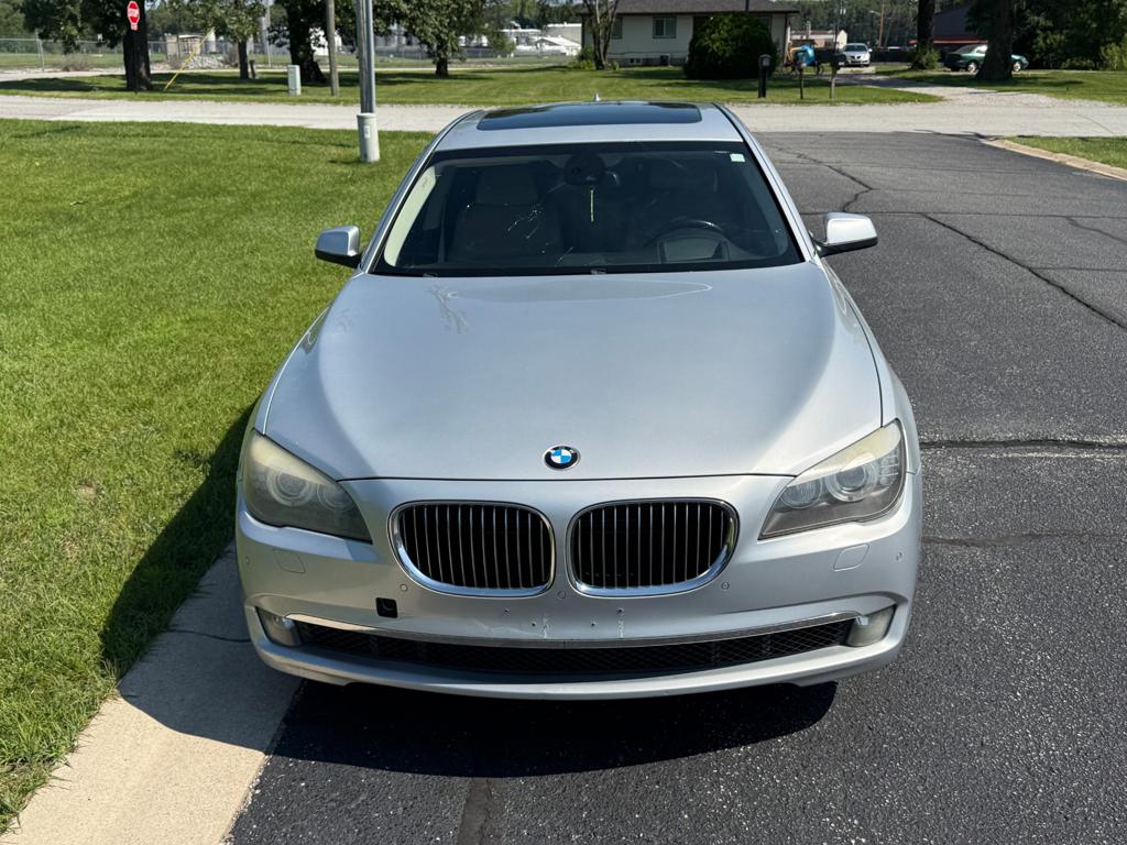 2012 BMW 750 — photo 5
