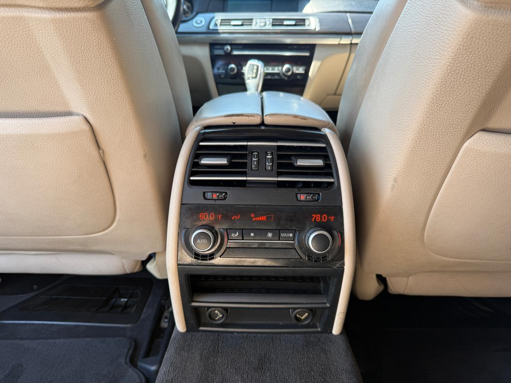 2012 BMW 750 — photo 35
