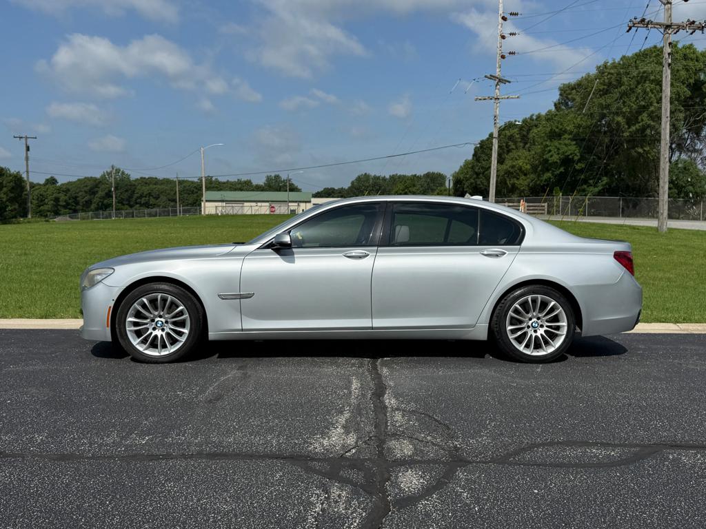 2013 BMW 750 — photo 11