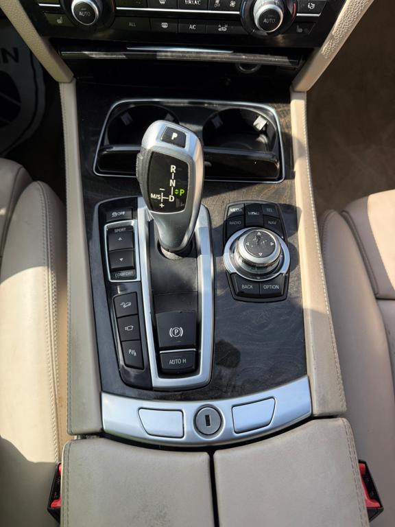 2013 BMW 750 — photo 19