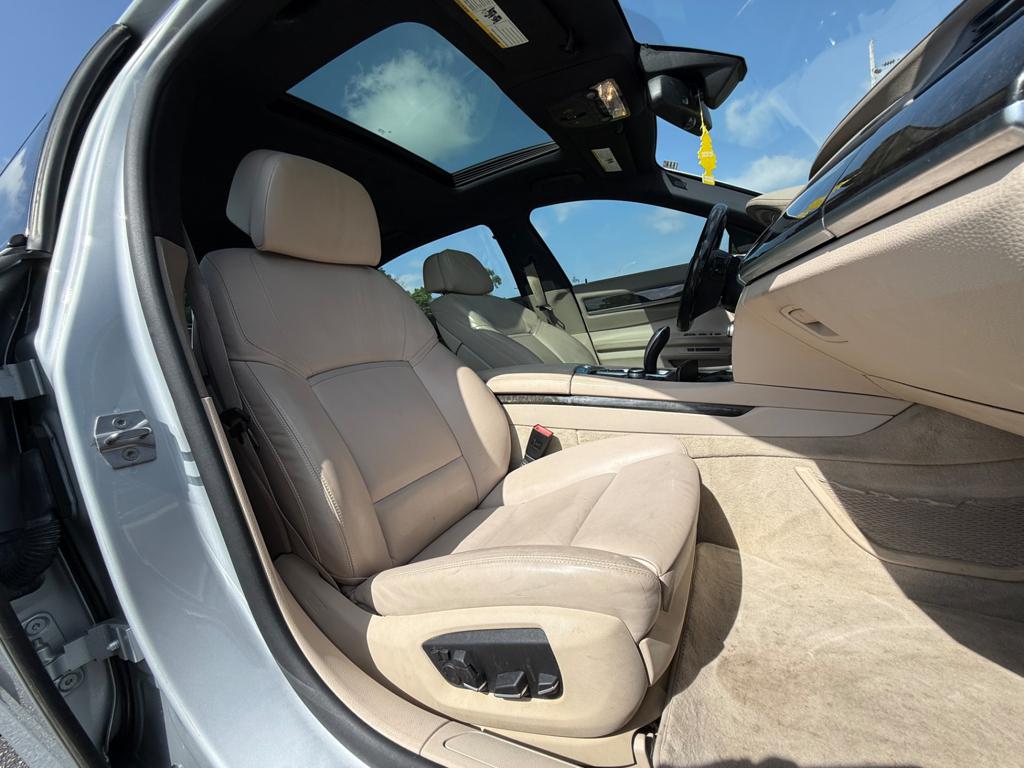 2013 BMW 750 — photo 41