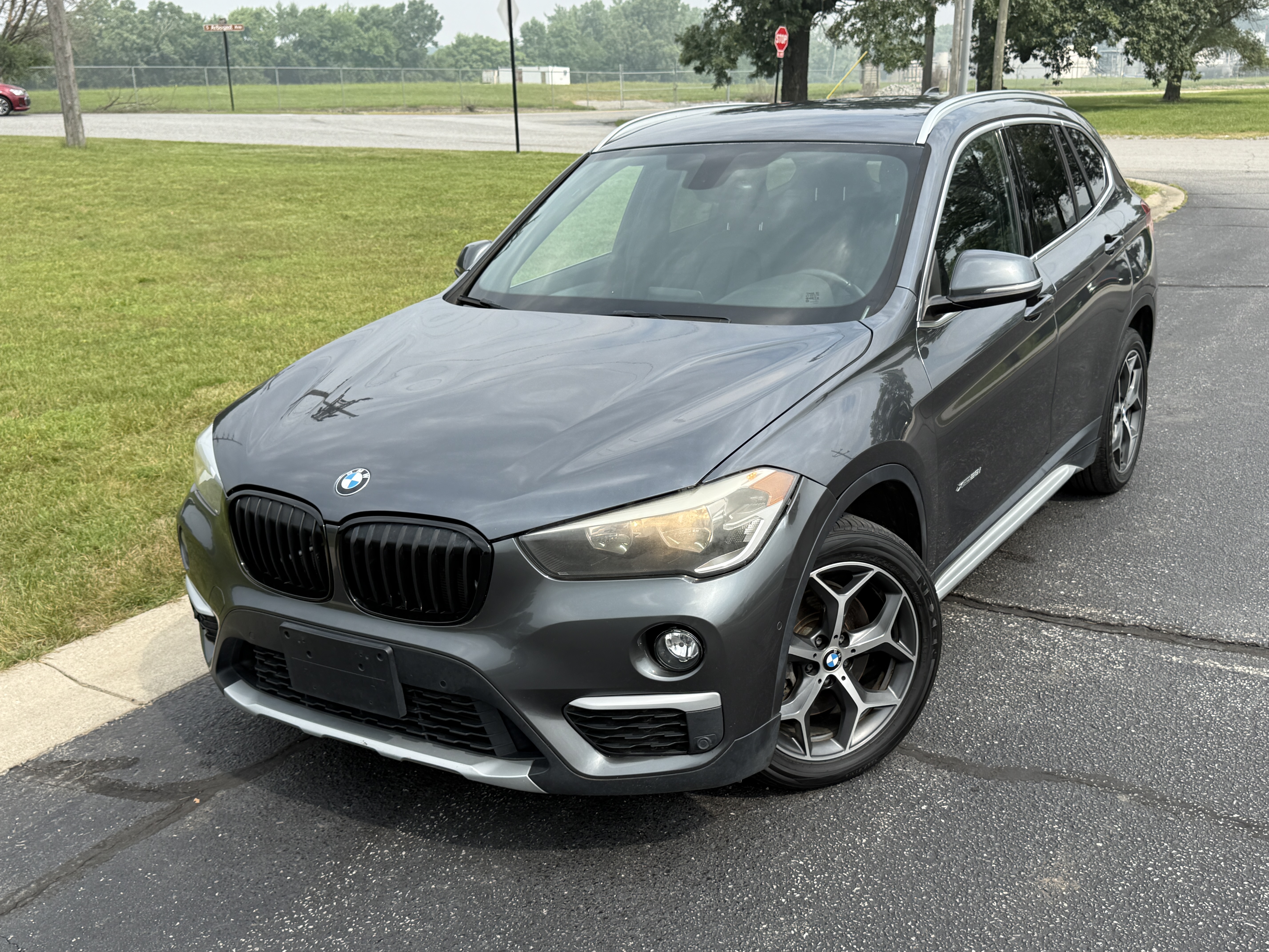 2017 BMW X1 — photo 1