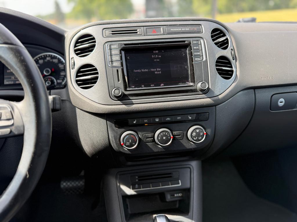 2017 VW Tiguan — photo 24