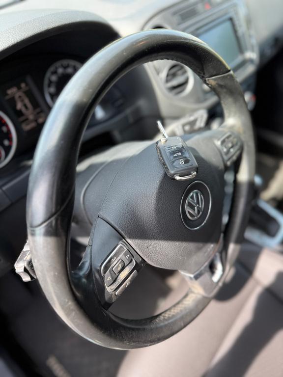 2017 VW Tiguan — photo 27