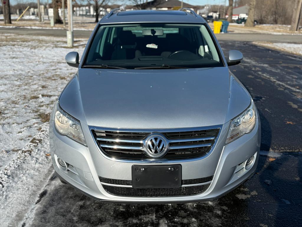 2010 VW Tiguan — photo 4