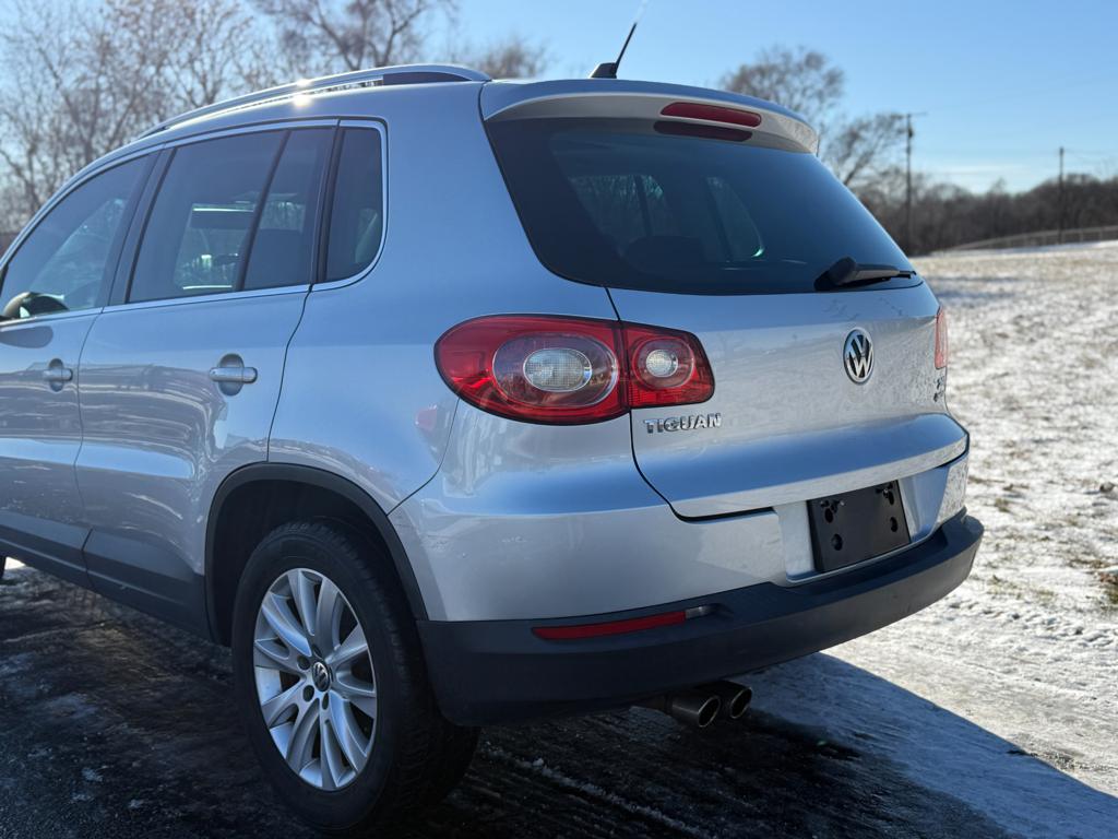 2010 VW Tiguan — photo 7