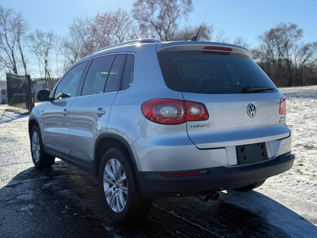 2010 VW Tiguan — photo 10