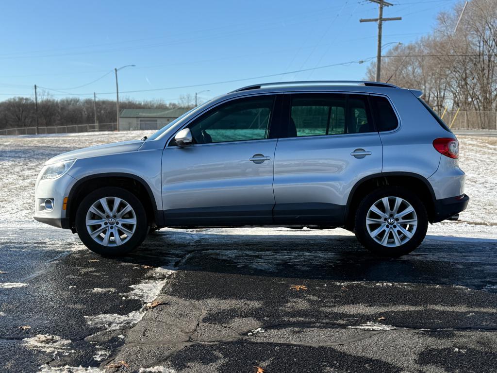 2010 VW Tiguan — photo 11