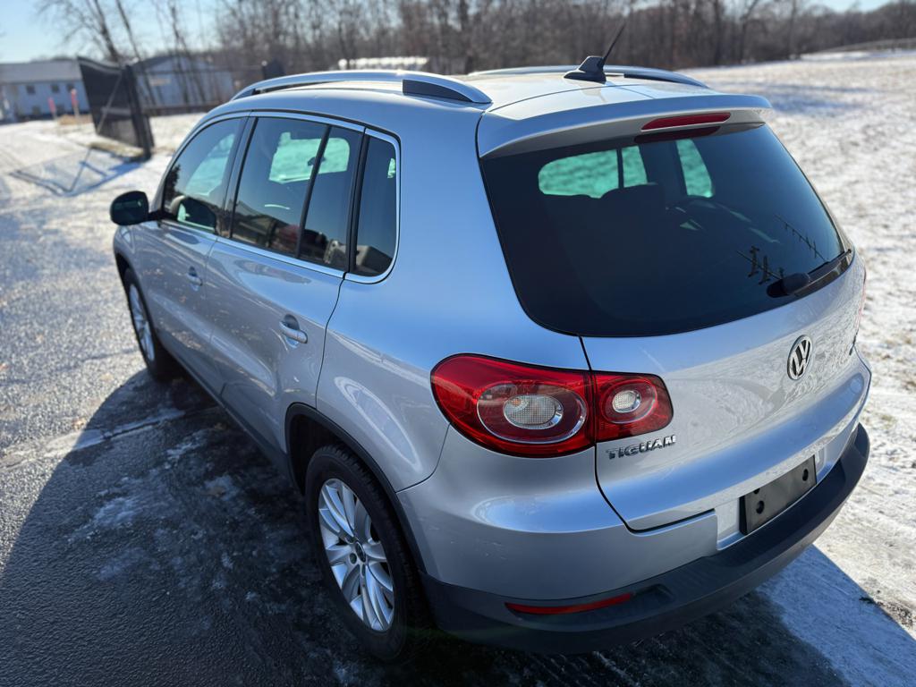 2010 VW Tiguan — photo 13