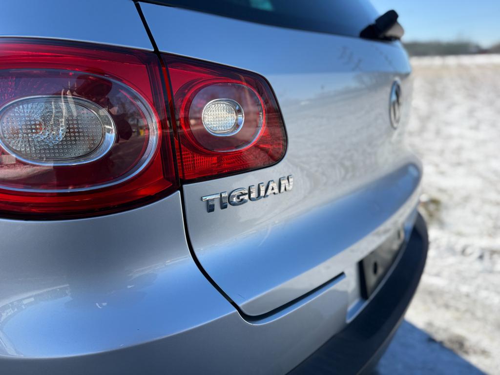 2010 VW Tiguan — photo 14