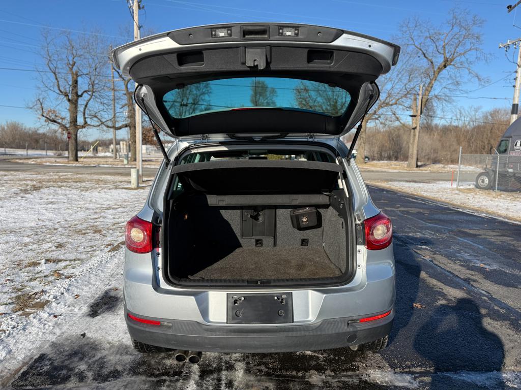2010 VW Tiguan — photo 19