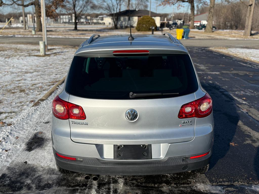 2010 VW Tiguan — photo 22