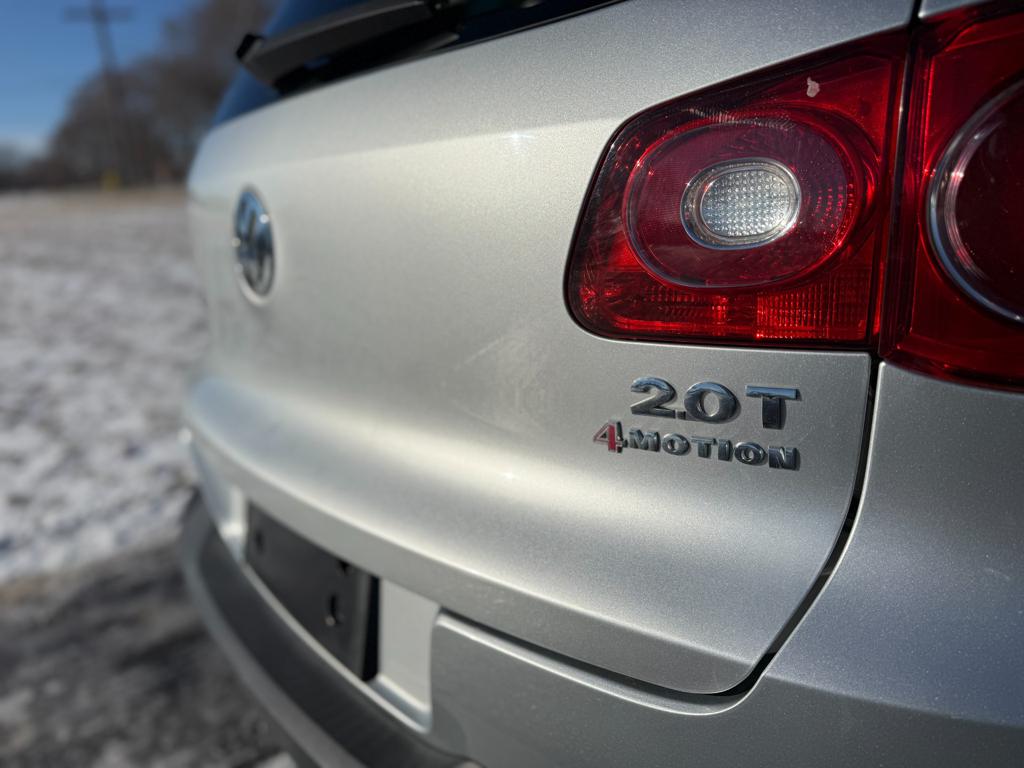 2010 VW Tiguan — photo 23