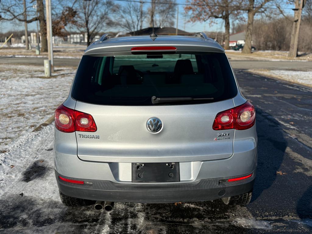 2010 VW Tiguan — photo 24