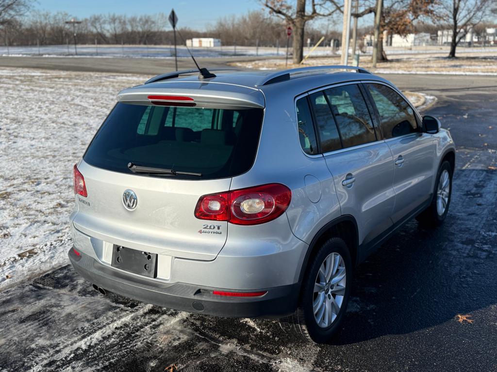 2010 VW Tiguan — photo 26