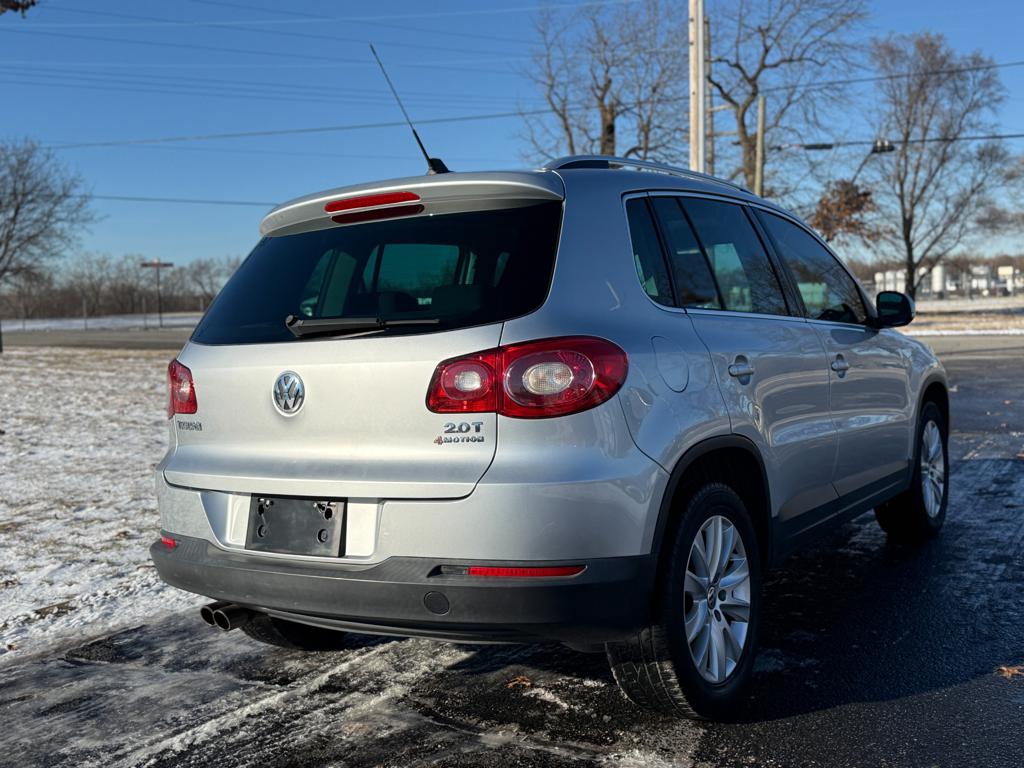 2010 VW Tiguan — photo 28