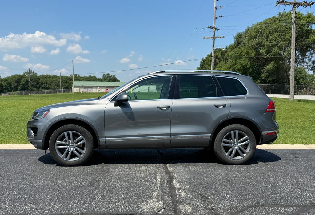 2016 VW Touareg — photo 11