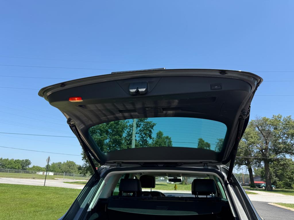 2016 VW Touareg — photo 13