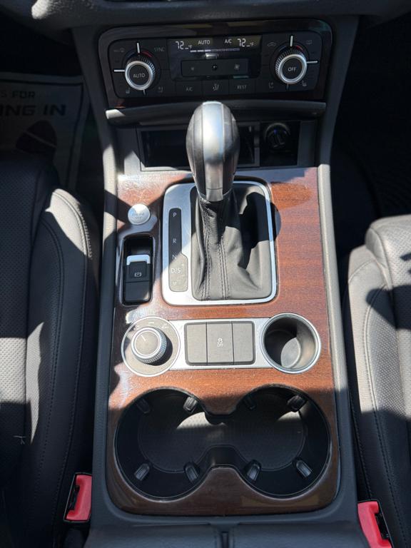 2016 VW Touareg — photo 20