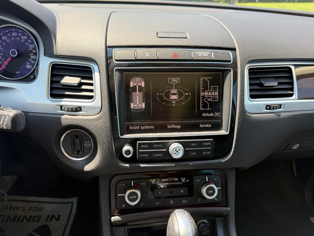 2016 VW Touareg — photo 21