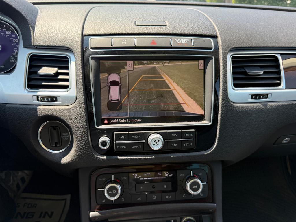 2016 VW Touareg — photo 22