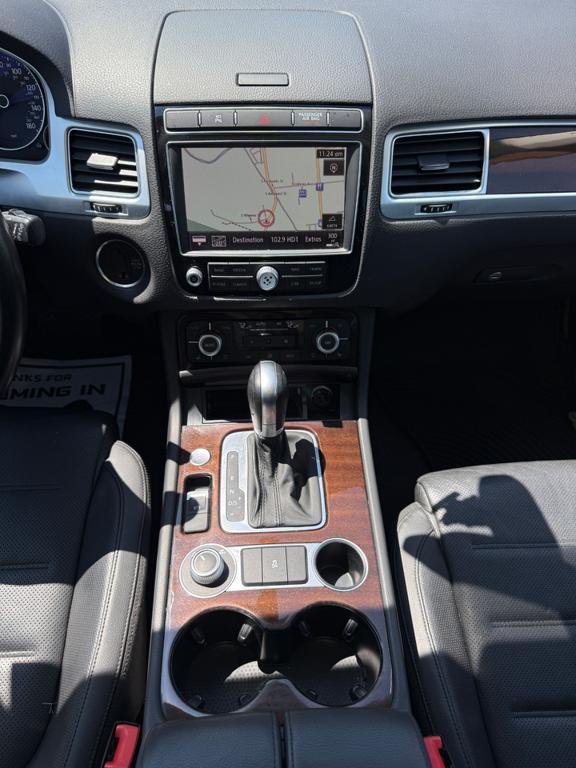 2016 VW Touareg — photo 31