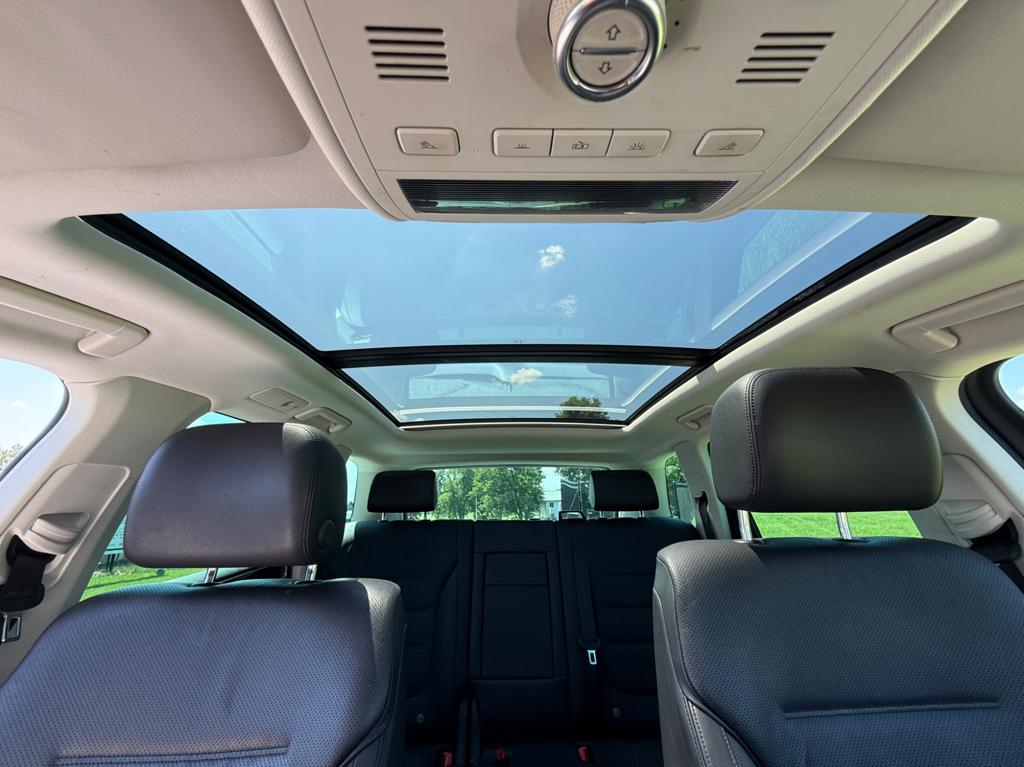 2016 VW Touareg — photo 38