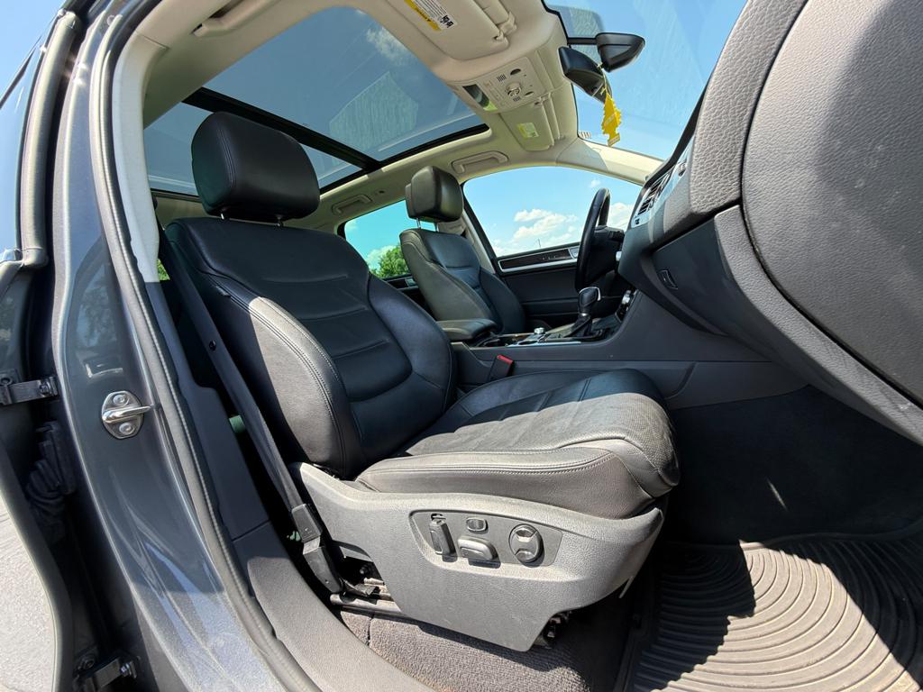 2016 VW Touareg — photo 43