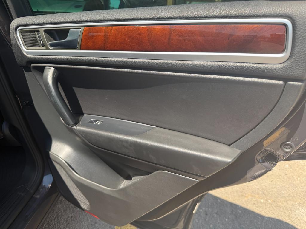2013 VW Touareg — photo 21