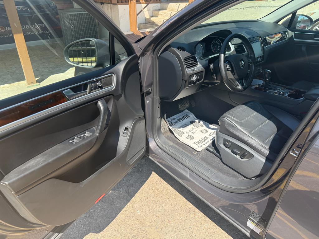 2013 VW Touareg — photo 30