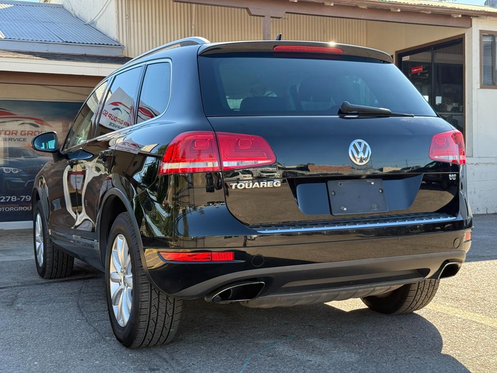 2011 VW Touareg — photo 7