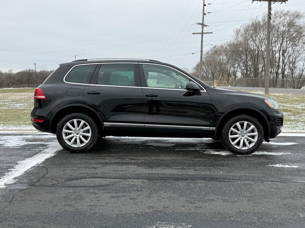 2011 VW Touareg — photo 3