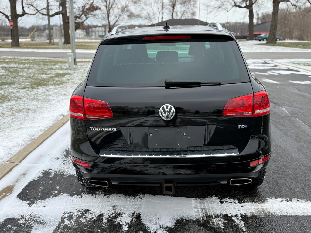 2011 VW Touareg — photo 6