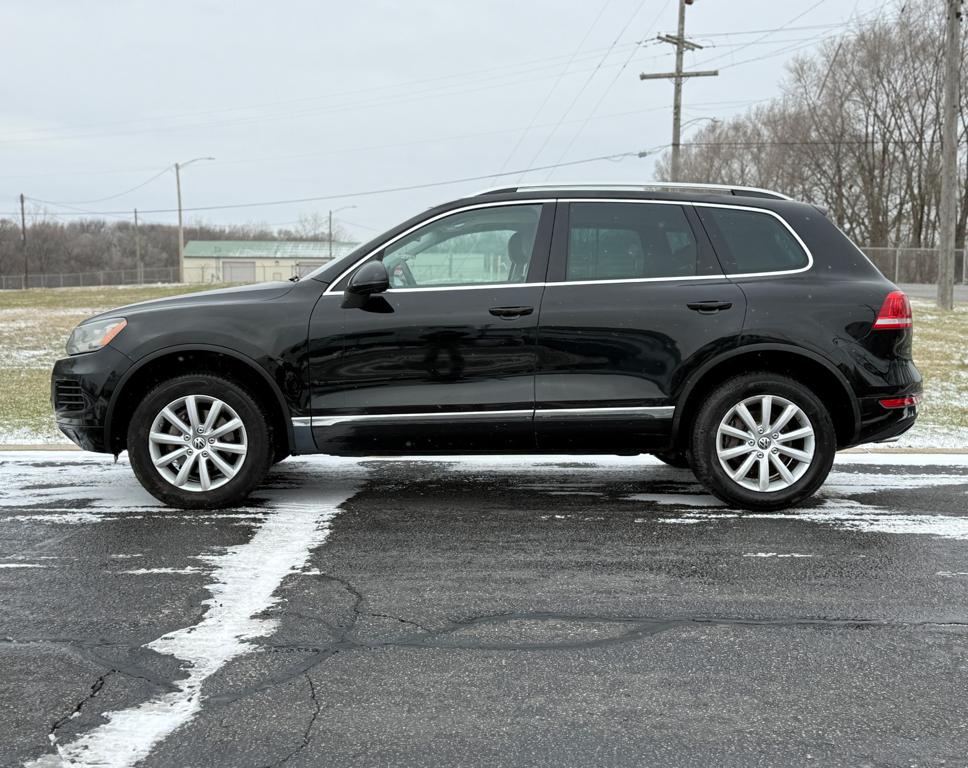 2011 VW Touareg — photo 15